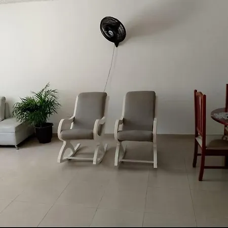 Habitación en casa particular Habitación Con Wi-fi, Ac, Cocina En