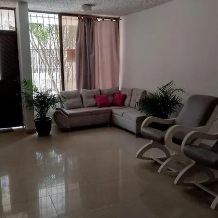 Habitación Con Wi-fi, Ac, Cocina En Habitación en casa particular *