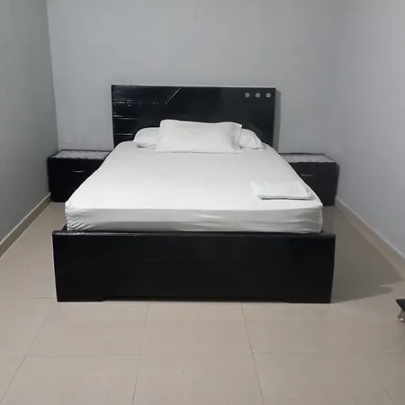 Habitación Con Wi-fi, Ac, Cocina En * Cartagena